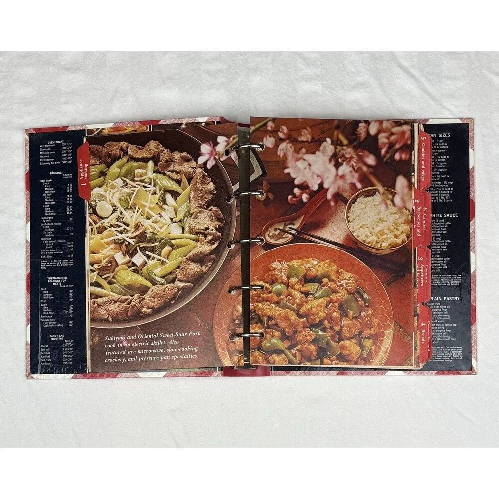 VTG 1976 Better Homes and Gardens New Cookbook 3rd Printing 5 Ring Binder